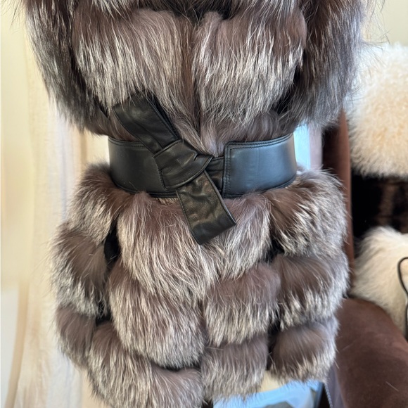 Genuine Fox Fur Vest - Grey, Silver, Black - Picture 10 of 11